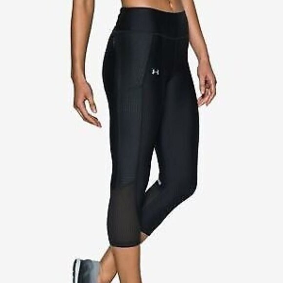 Under Armour BLACK Fitness Capri Athletic Leggings - Picture 1 of 8